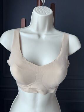 BALI Seamless Nude Wireless Soft Stretch Comfort Bra With Removable Inserts XS